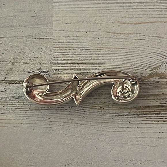 Vintage Judith Jack Sterling Silver Swirl Marcasite Brooch. - Picture 3 of 4